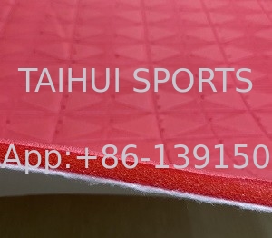 Futbol sahası için yapay çim 30/50/70 yoğunluk ve 3000 mm/saat su drenajı
