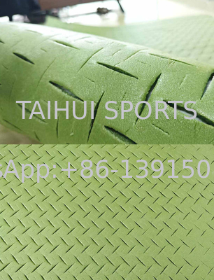 8-15mm Poly Ethylene Şok Yastığı Alt Katı Yapay Çim Futbol Sahası FIFA Alanları