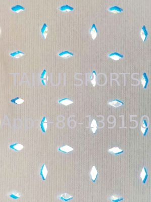 2025 TAIHUI Yeni Tasarım Şok Pedi, Üstte Naylon ve Membran Destekli, 30kg/m3 50kg/m3 15mm kalınlığında, Spor Alanları için