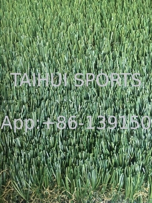 UV Dayanımlı 50mm Özel Boyutlu Dış Mekan Peyzaj Sentetik Suni Çim Halı Futbol Sahası İçin
